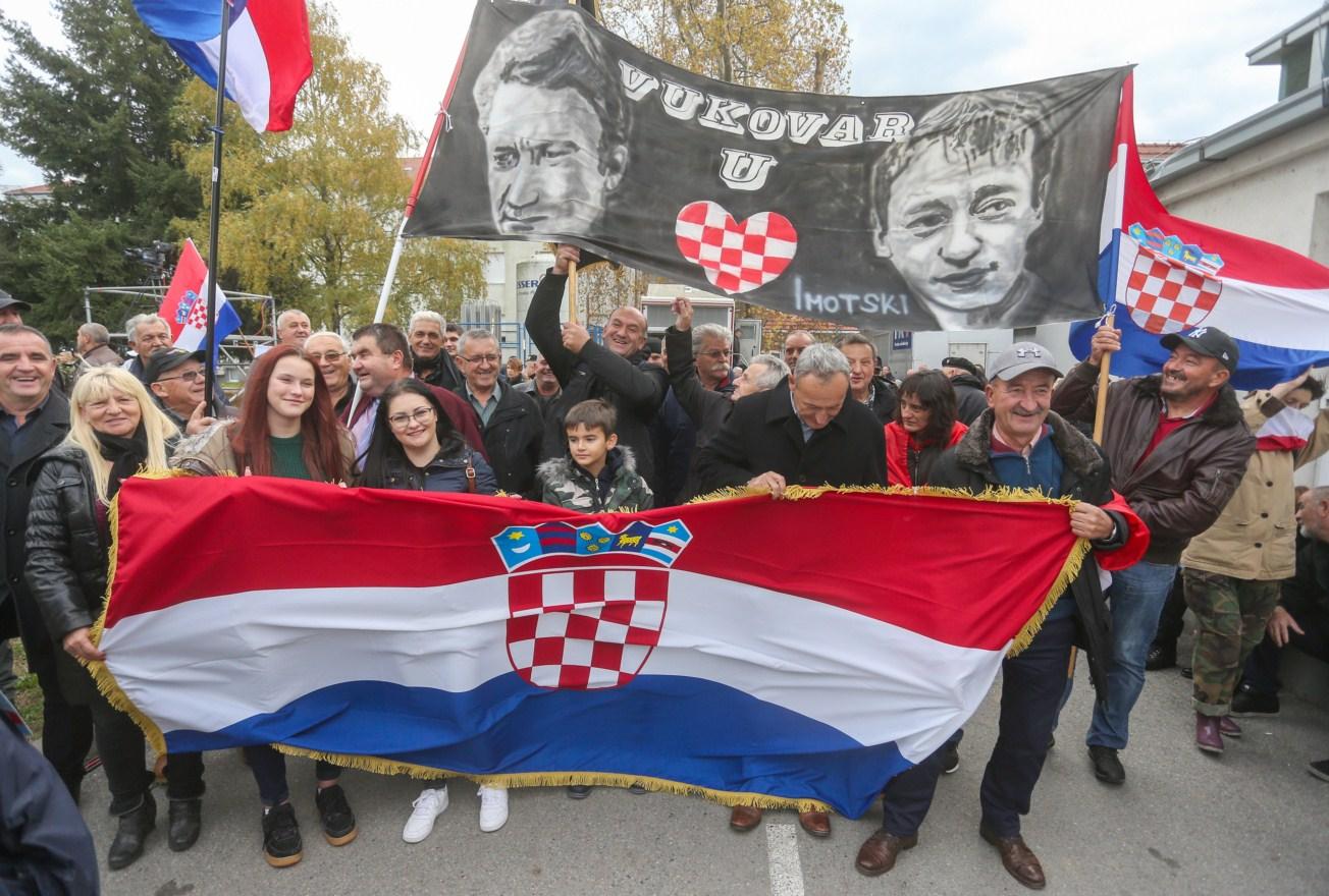 Hiljade ljudi u koloni sjećanja - Avaz