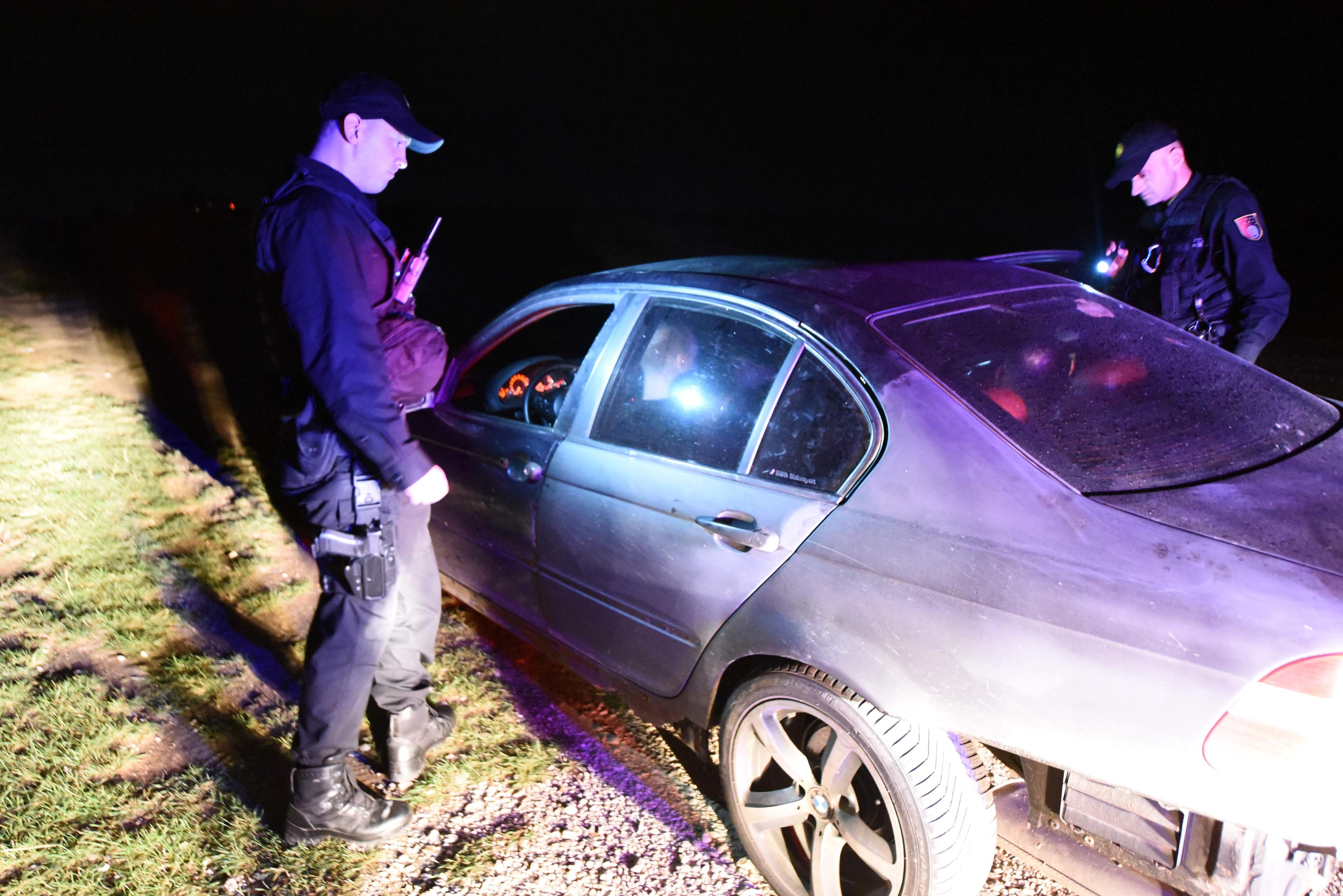 Kod vozača pronašli džoint, napao policajku pa pokušao pobjeći