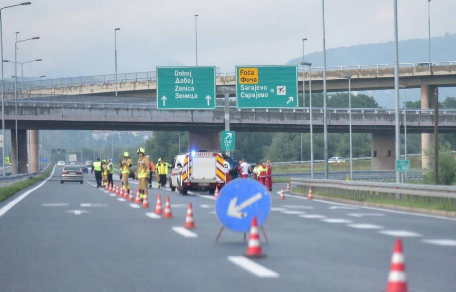 Intervenirali policajci - Avaz