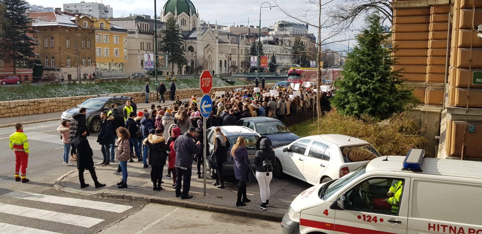 Mirna šetnja studenata - Avaz