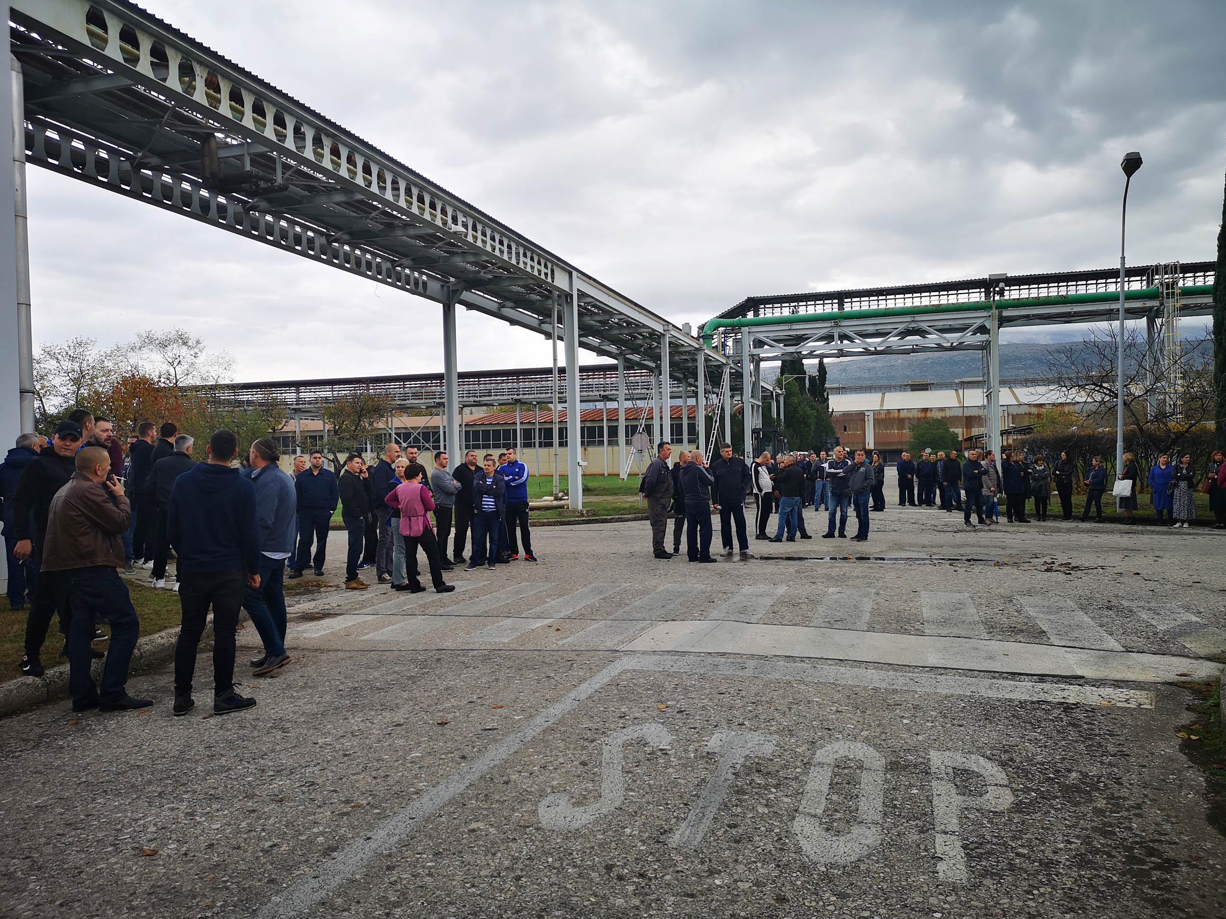 Svi radnici "Aluminija" sa svojim porodicama spremni izaći na ulice!