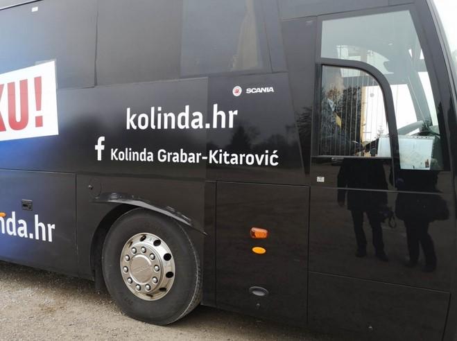 Autobus u kojem se vozi Kolinda Grabar-Kitarović udario još jedno vozilo