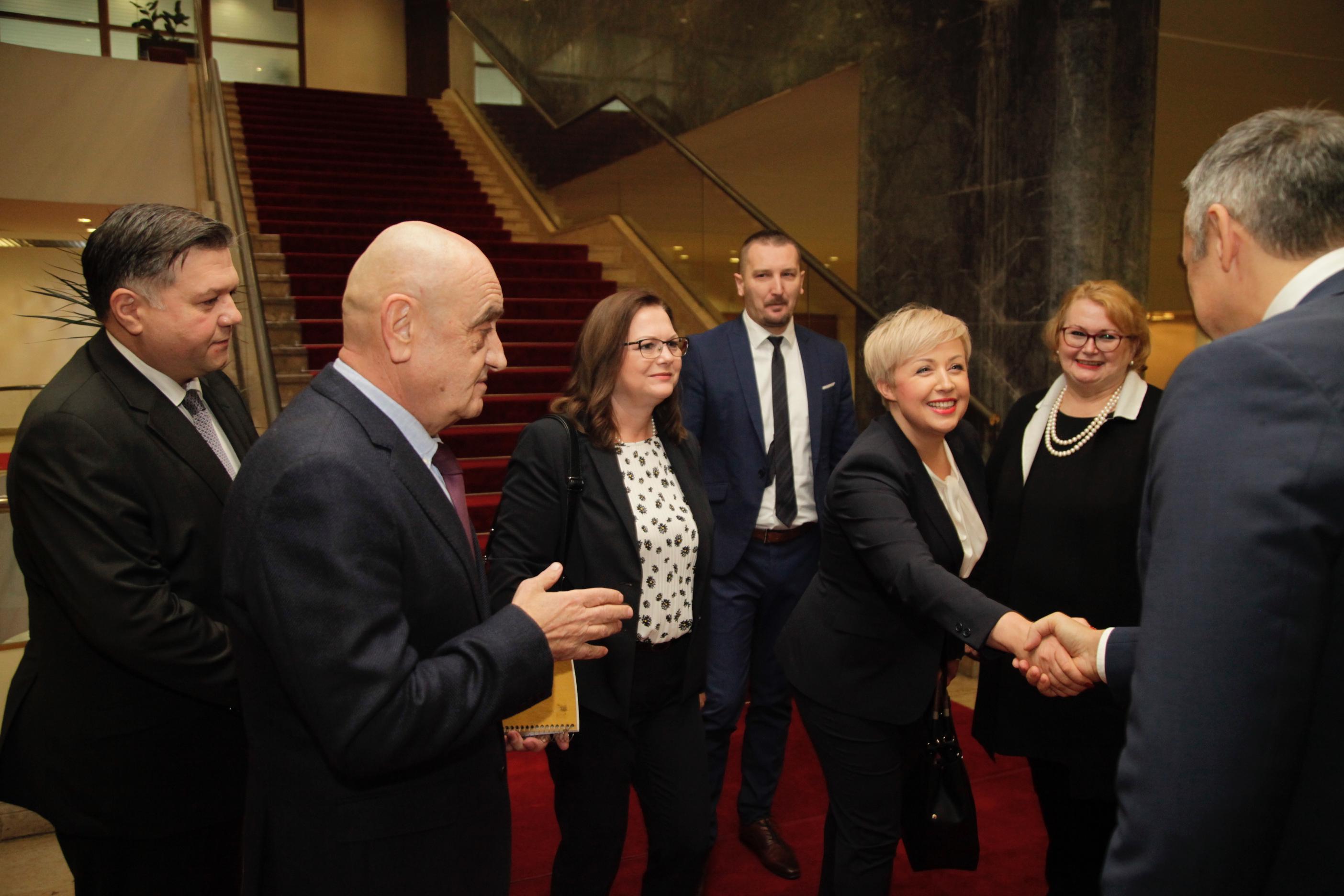 Kandidati stigli u zgradu parlamentarne skupštine BiH - Avaz