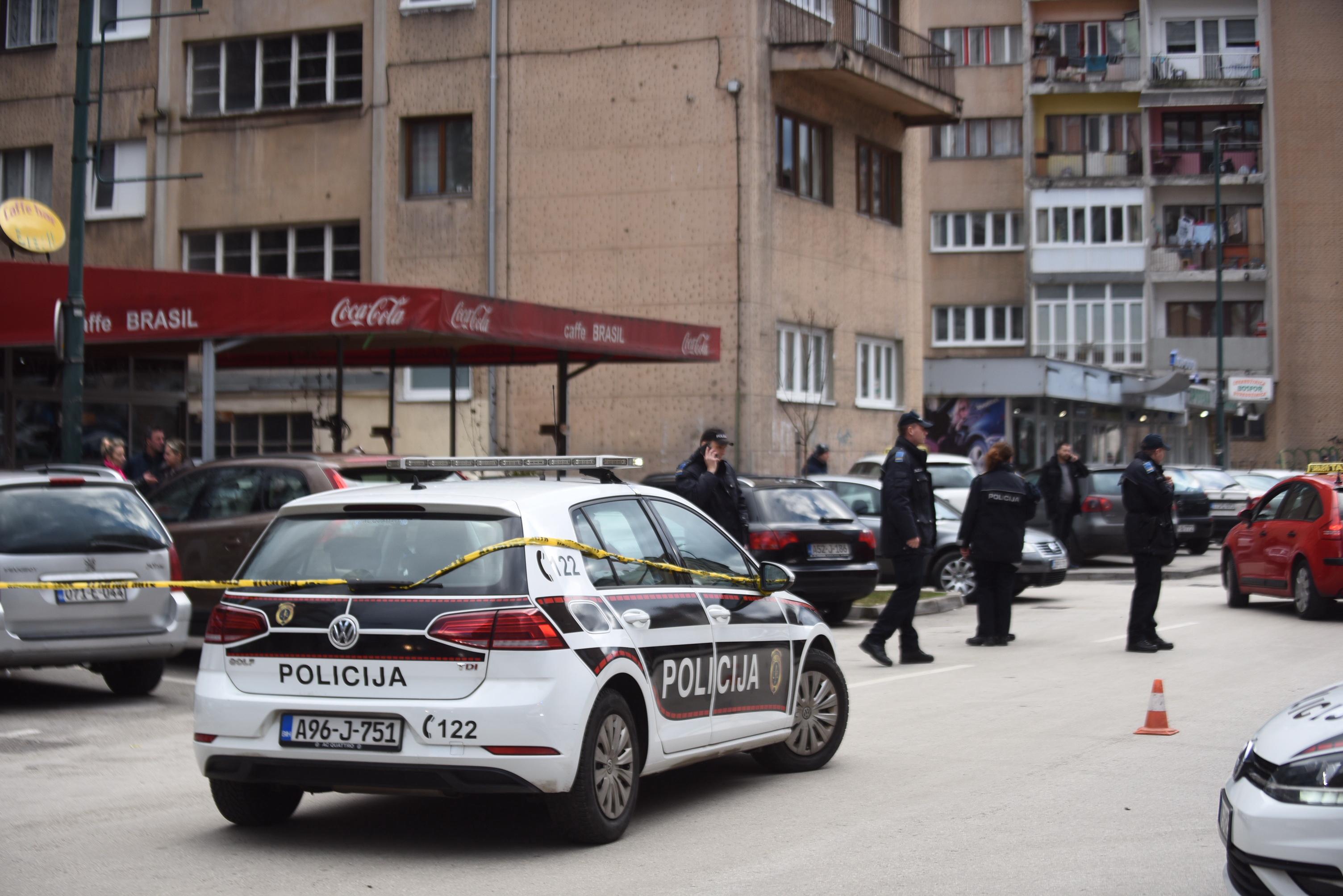 Na terenu policajci - Avaz