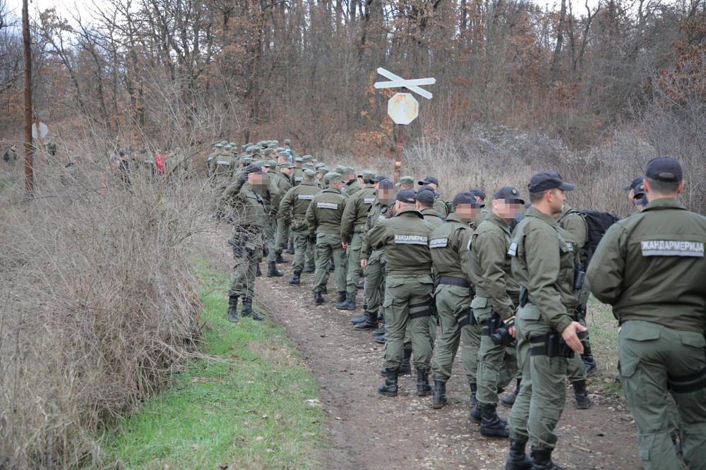 Stotine policajaca u  potrazi za djevojčicom - Avaz