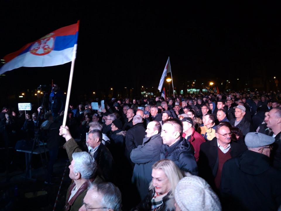 Miting ili kontramiting: Skupovi slični po porukama i sadržaju - Avaz