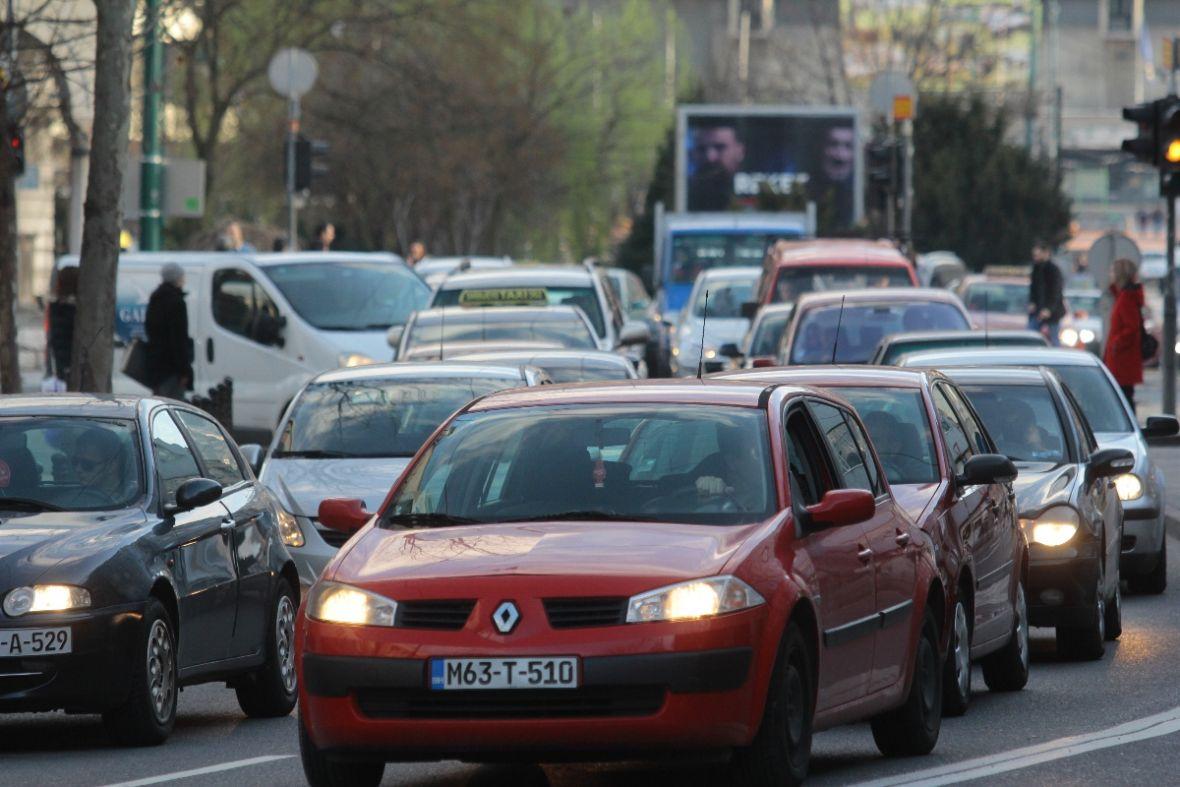 Obustavljen saobraćaj kod Prnjavora zbog saobraćajne nesreće