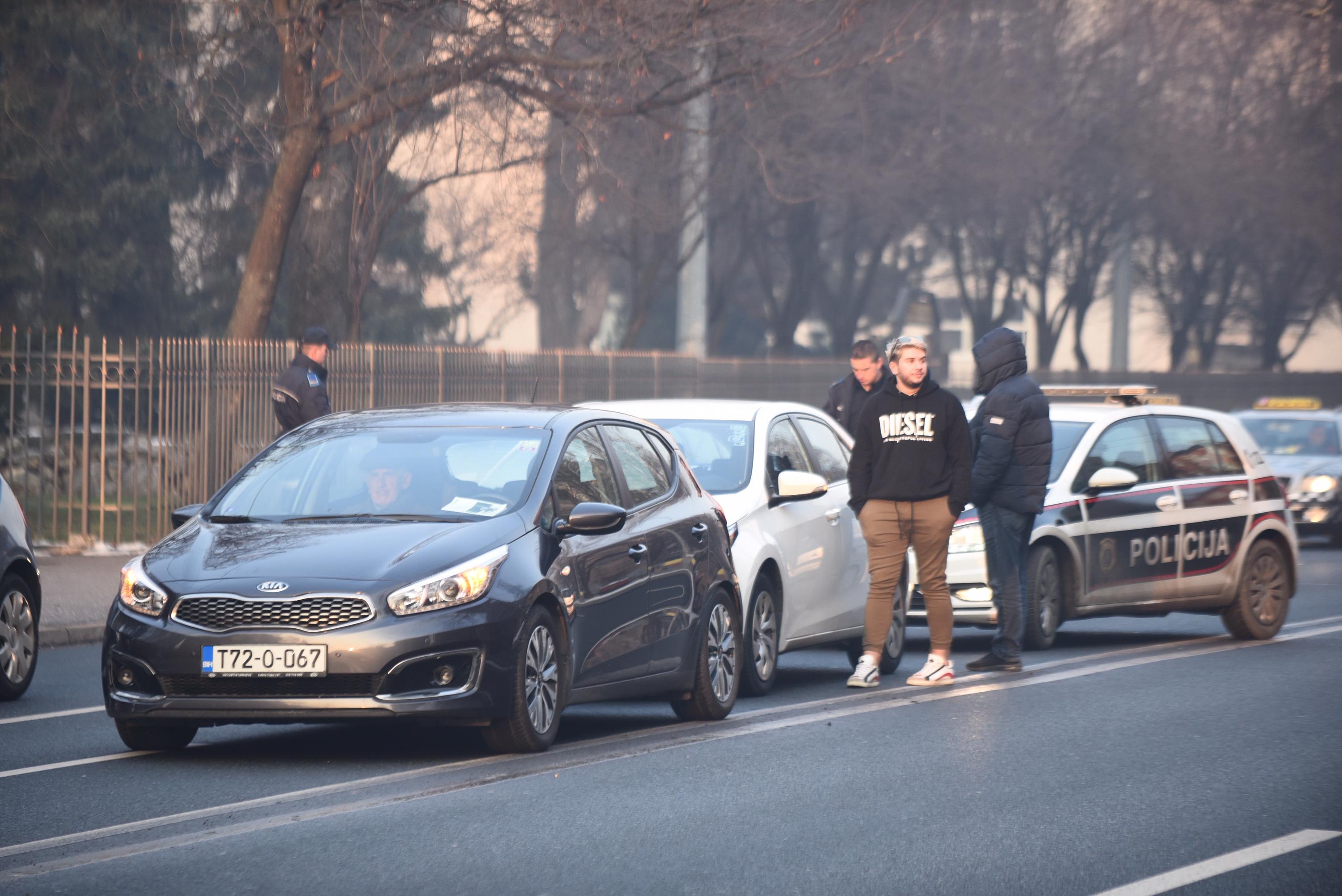 Udes u Zagrebačkoj ulici: Nema povrijeđenih