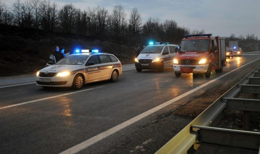 Intervenirali i vatrogasci - Avaz