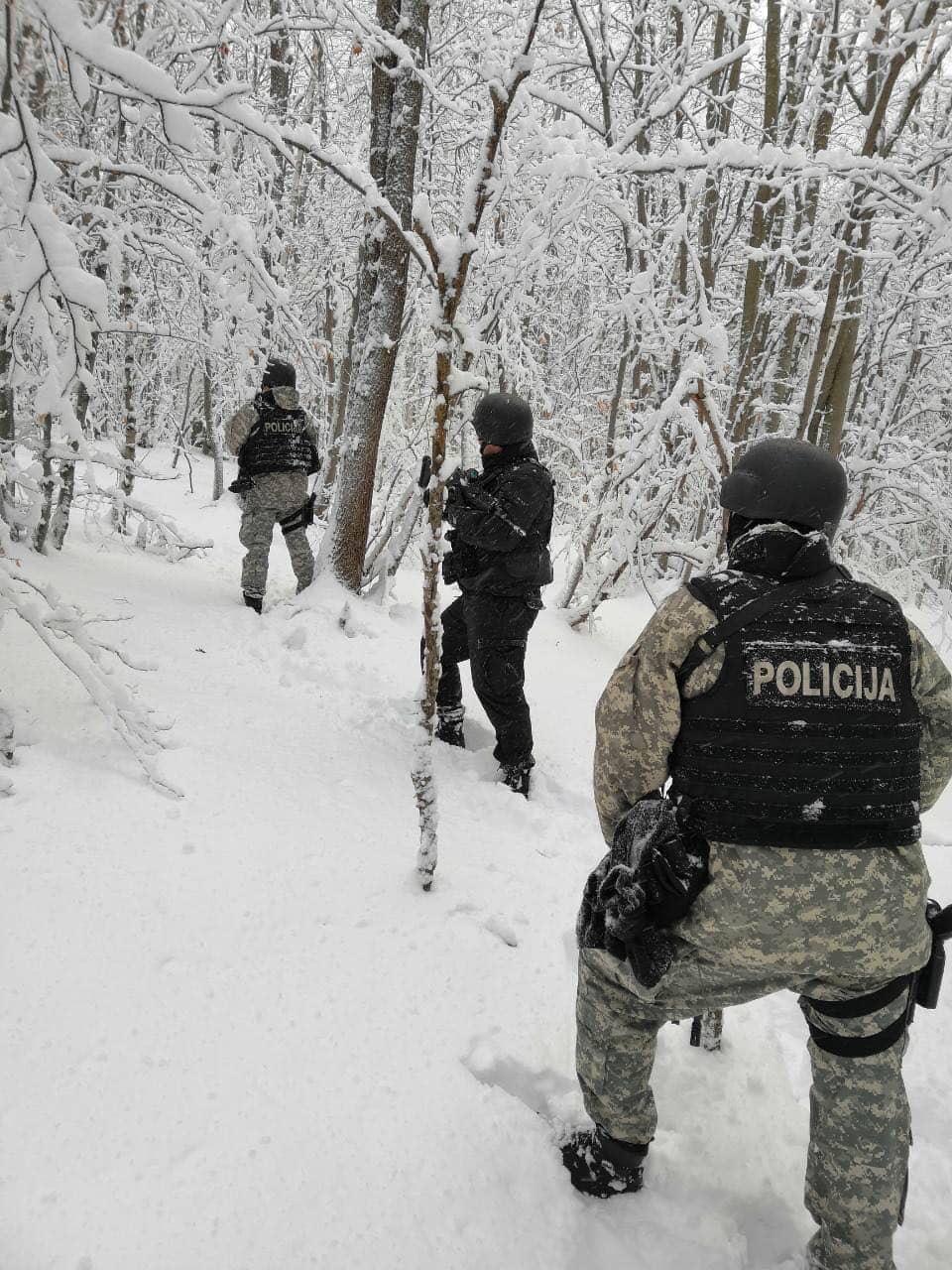 Specijalci u snijegu pronašli tragove - Avaz