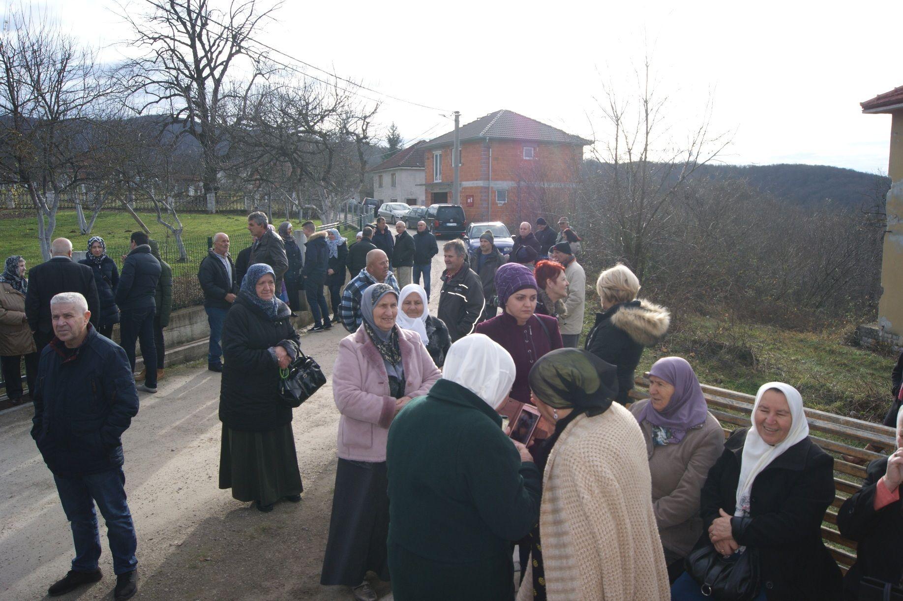 Ostalo tek dvadesetak porodica - Avaz