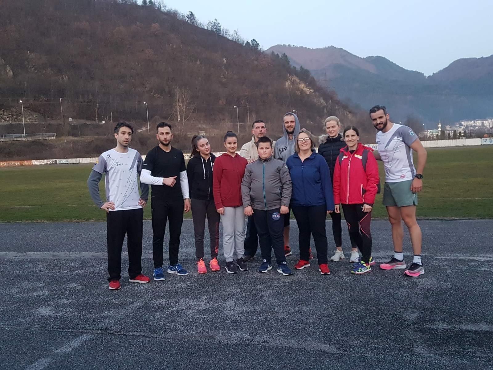 Polaznici Škole trčanja na Gradskom stadionu - Avaz