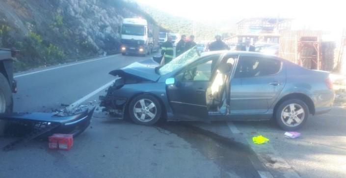 Teška nesreća na ulazu u Ulcinj: Poginuo suvozač iz Peugeota