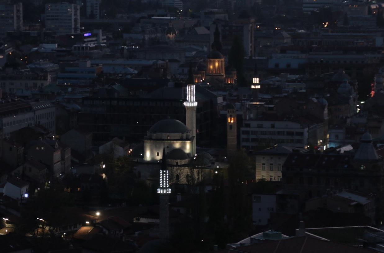 Pogledajte video: Pucanj iz topa označio početak svetog mjeseca