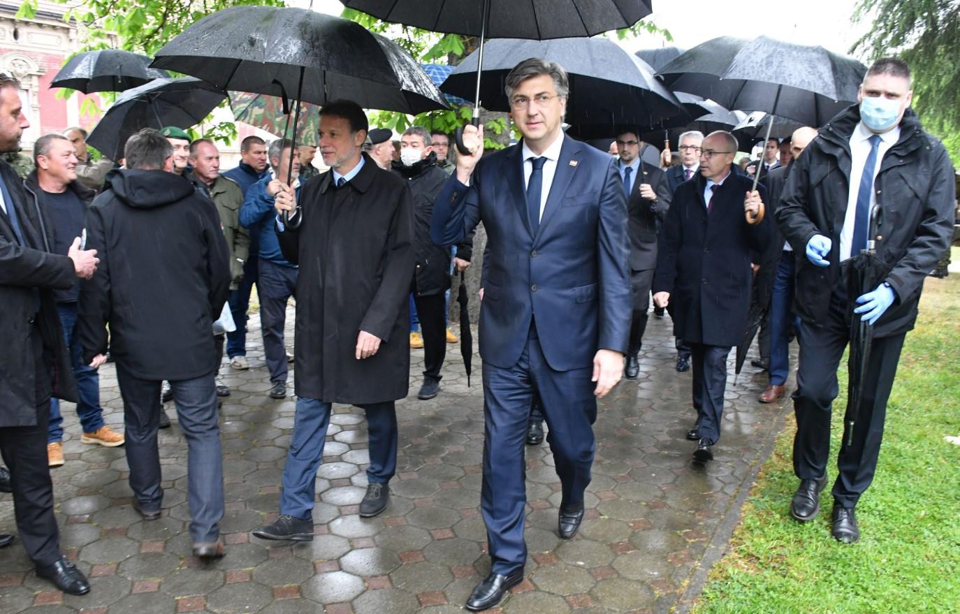 Plenković: Milanovićevo pravo da ode, naša obaveza da ostanemo