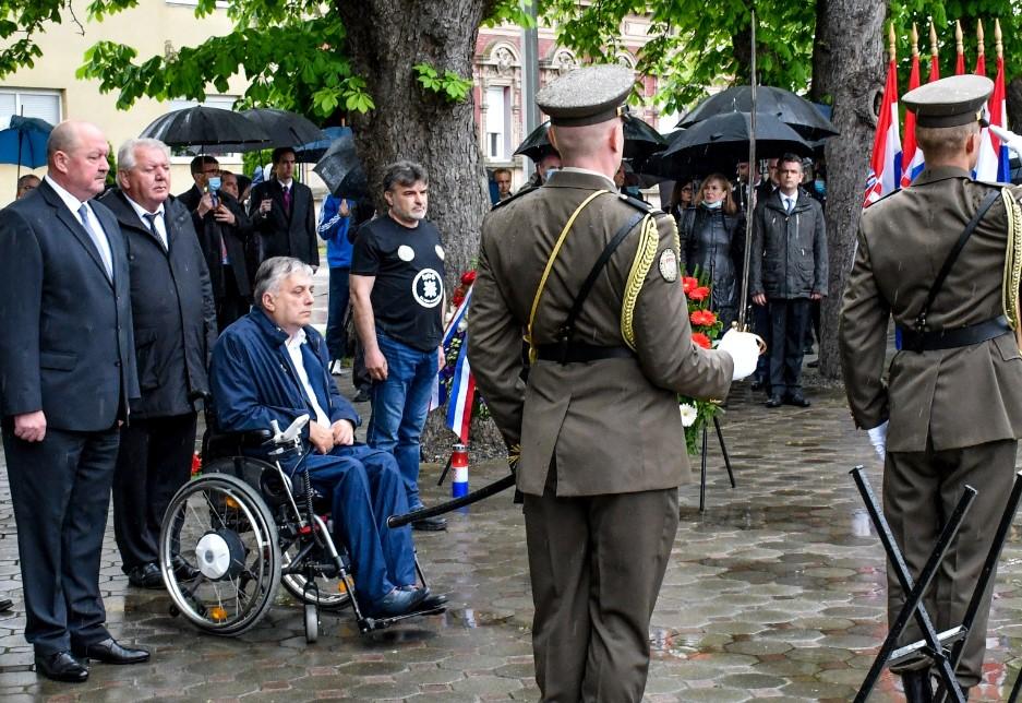 Dvije osobe nosile su majice sa ustaškim pozdravom - Avaz