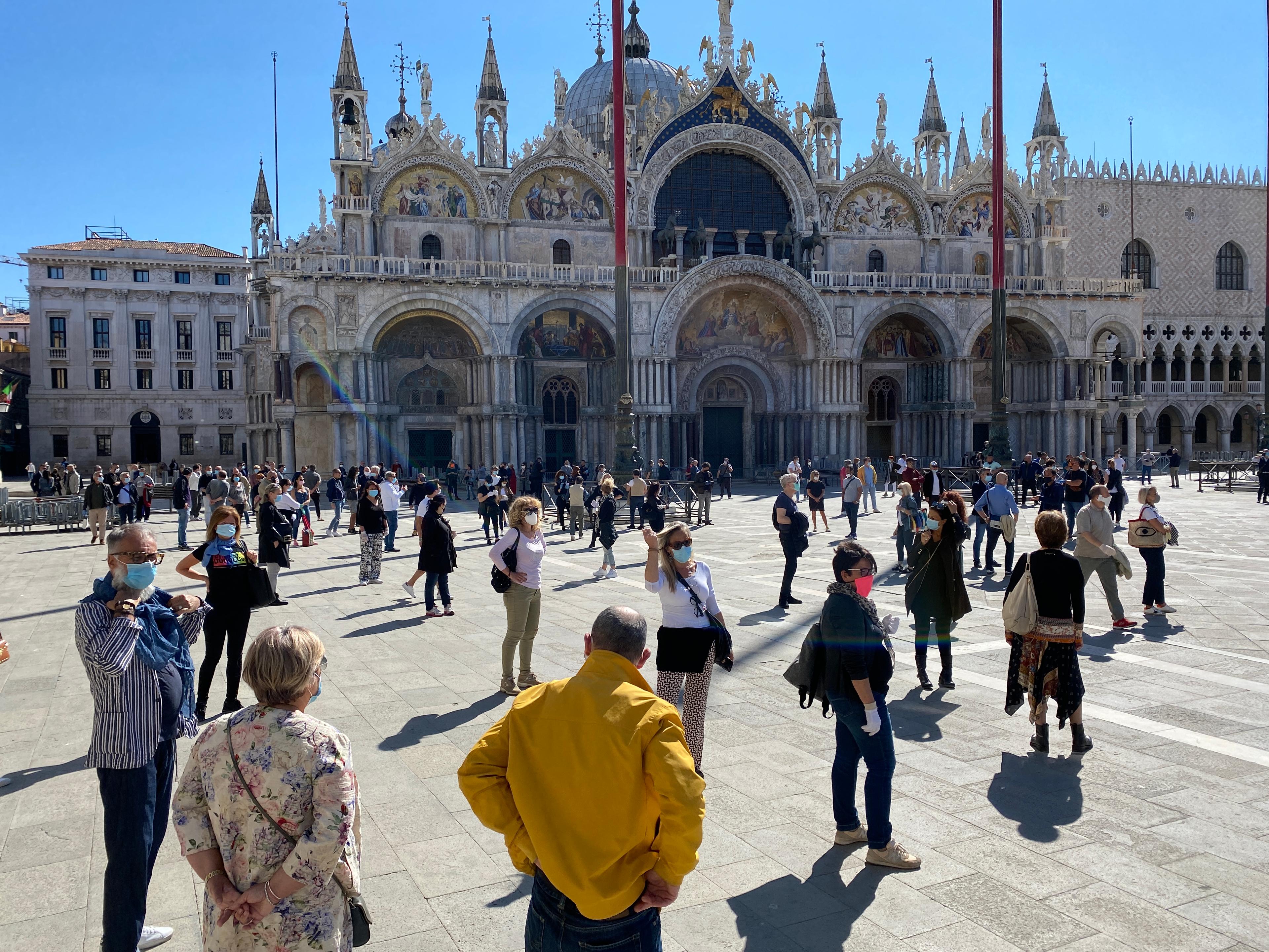 U Italiji je u martu preminulo 49,4 posto više osoba nego u martu prošle godine