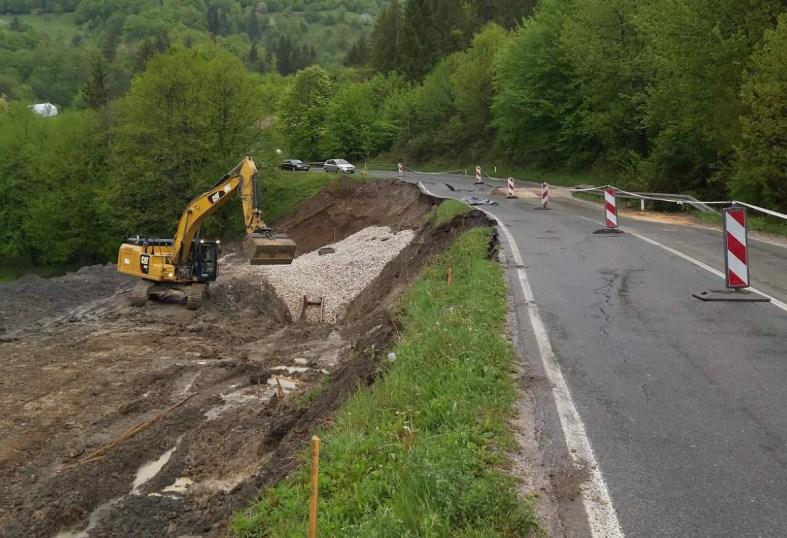 Veliko klizište na putu - Avaz