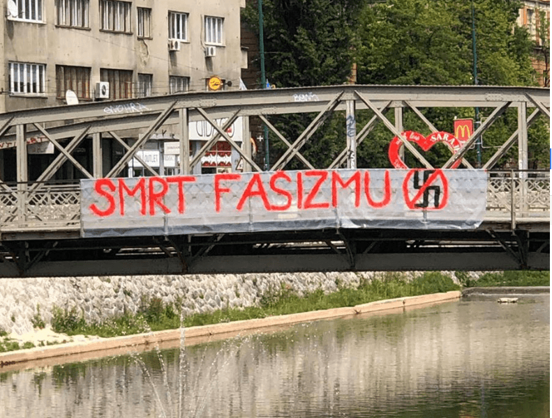 "Smrt fašizmu" na mostu Skenderija