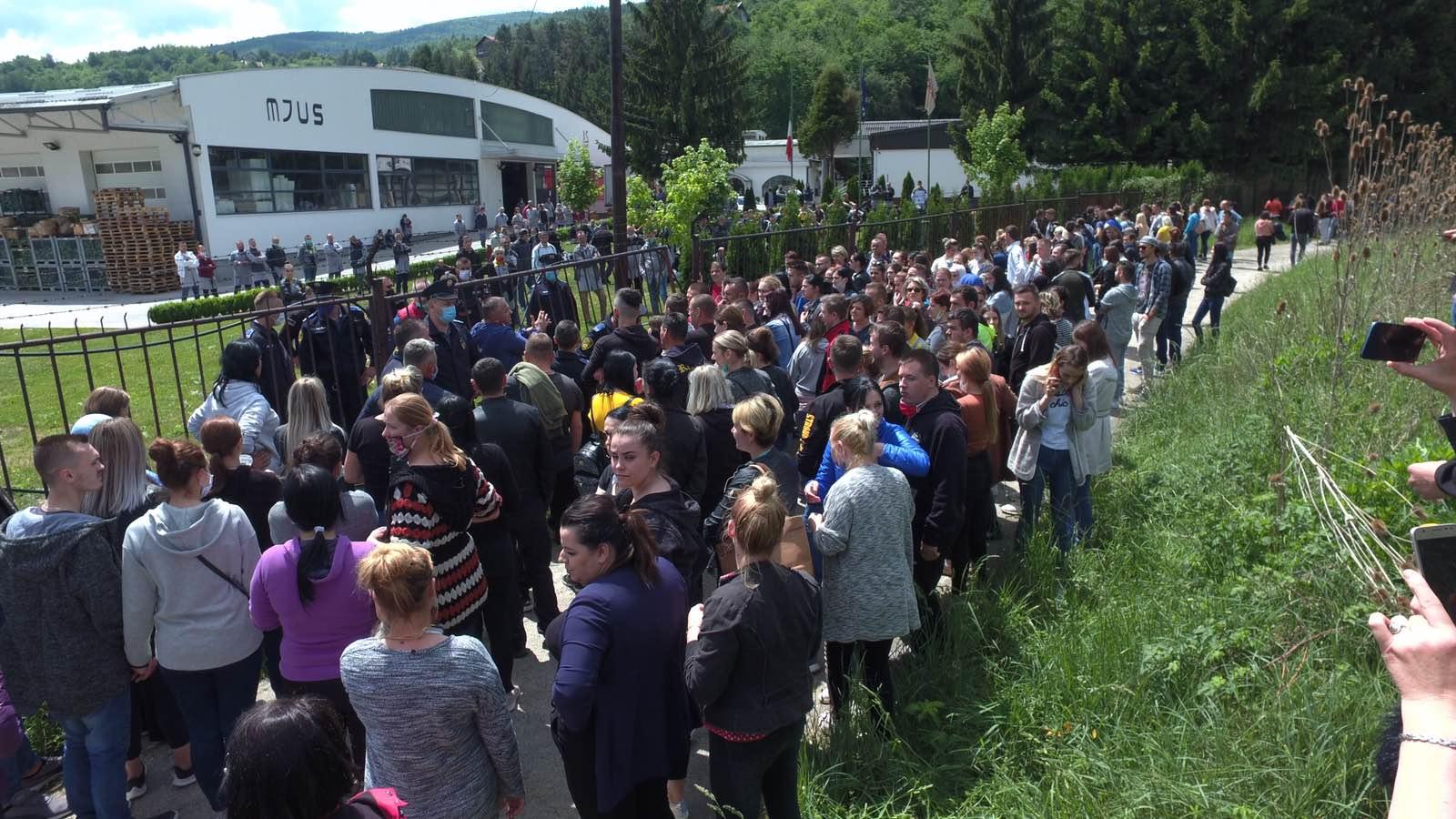 Treći dan štrajka radnika 'Olipa'