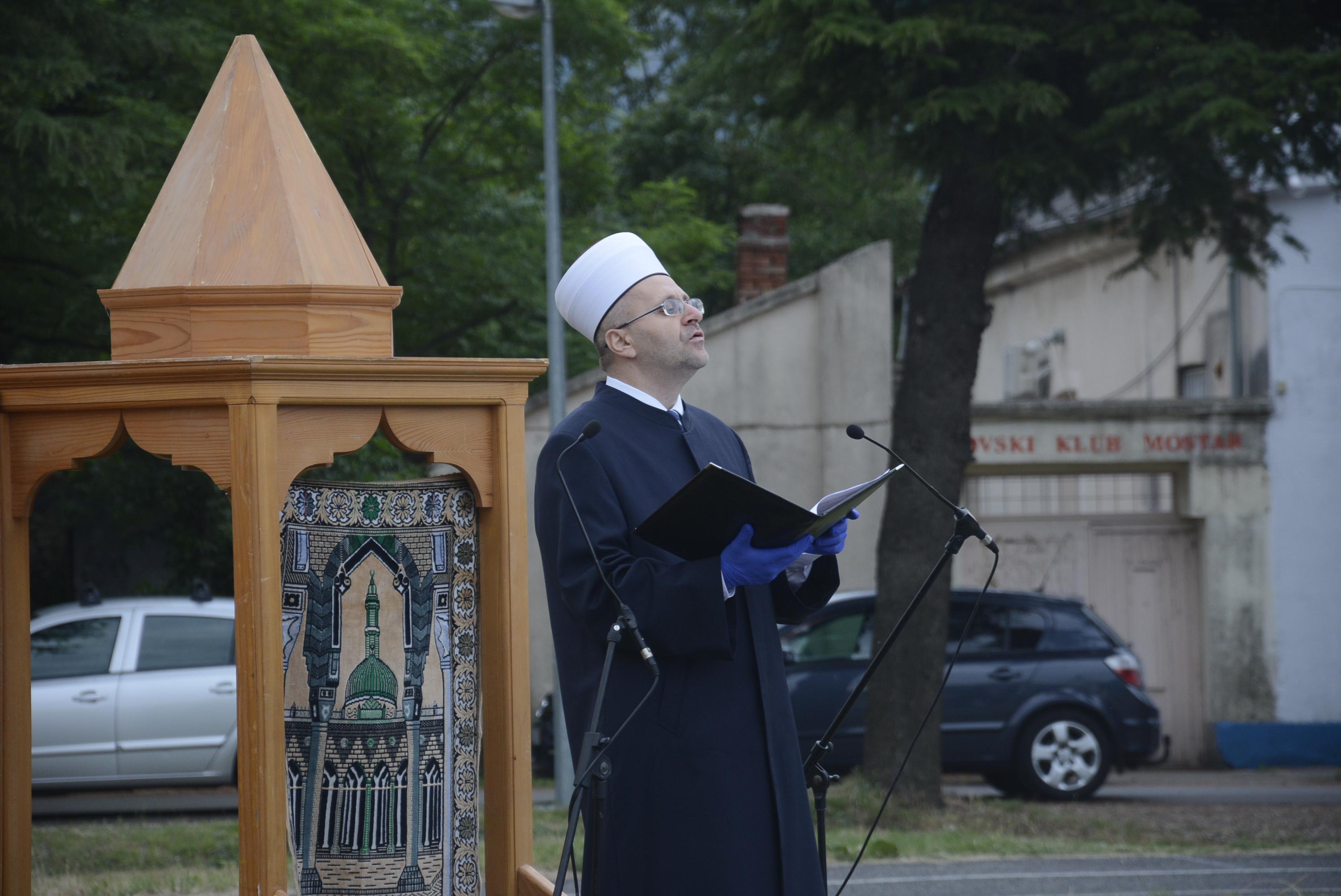 Veliki broj vjernika klanjalo bajram-namaz u Mostaru - Avaz