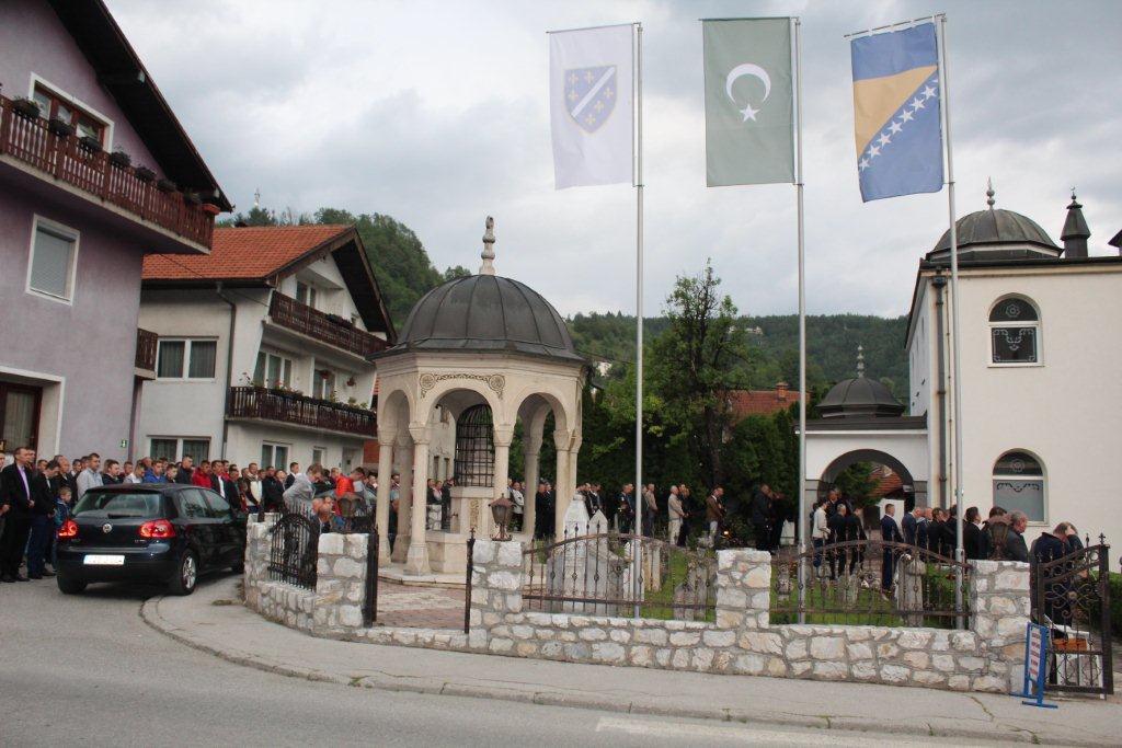 Veliki broj vjernika klanjalo bajram-namaz u Fojnici - Avaz