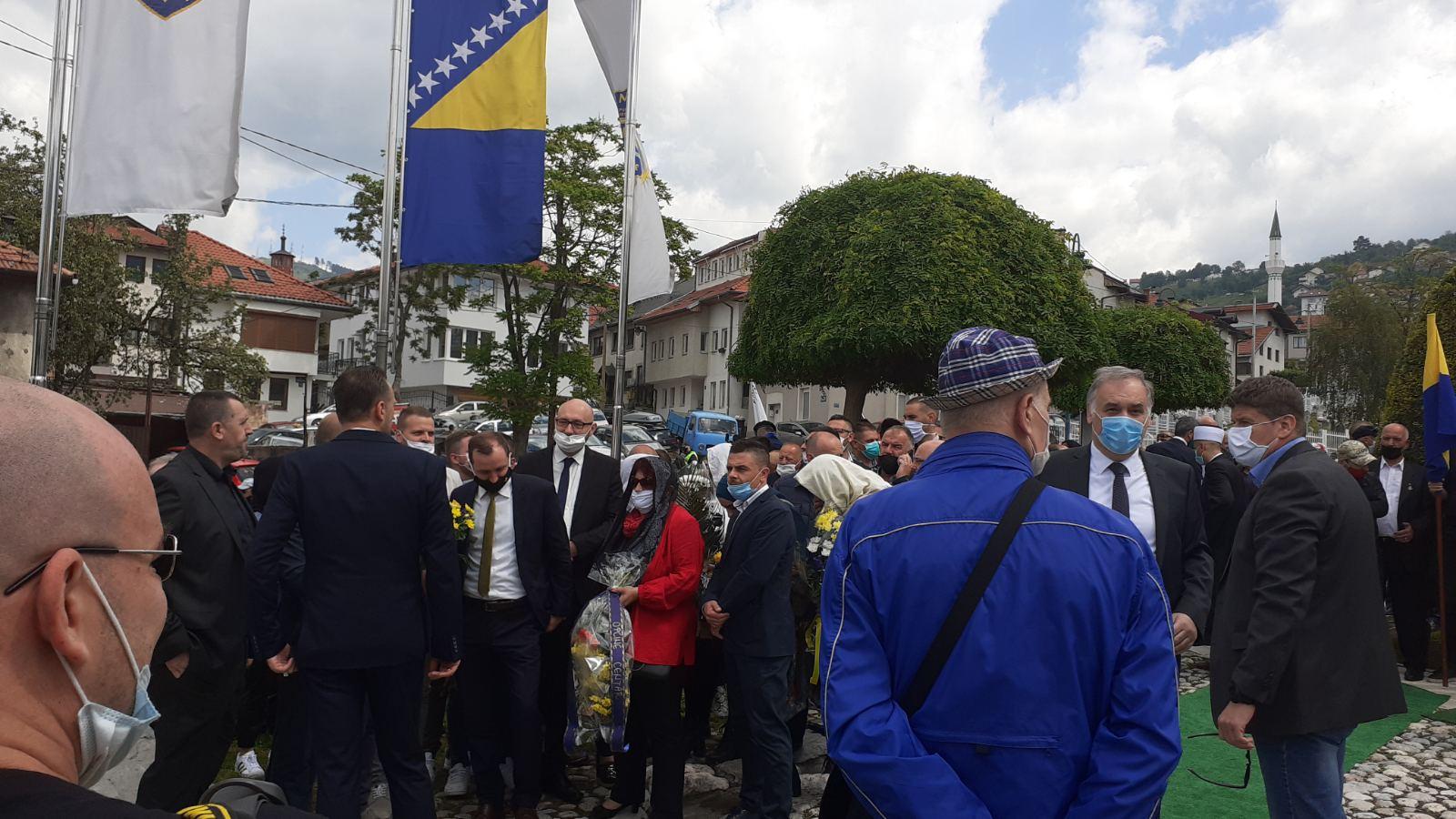 Uz visoke vojne počasti obilježava se sjećanje na najhrabrije sinove BiH - Avaz