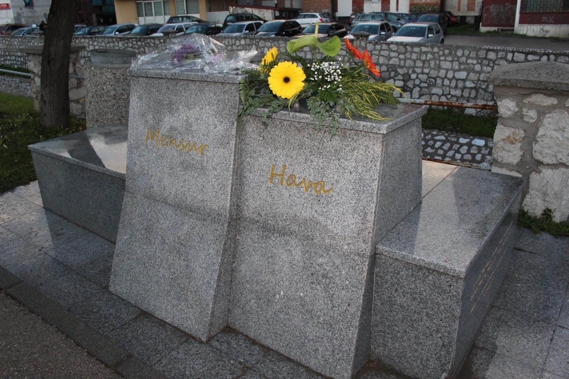 Spomen obilježje "Mensur i Hava" - Avaz