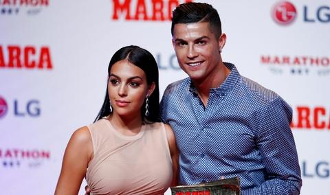 Ronaldova Georgina ponovo mami uzdahe, Portugalac promijenio imidž