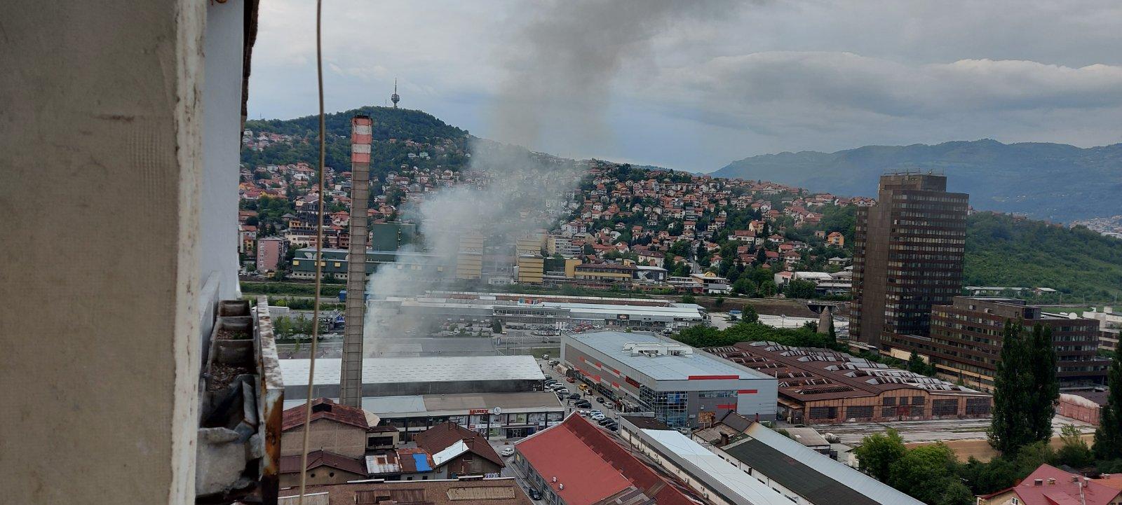 Požar izbio u poslijepodnevnim satima - Avaz