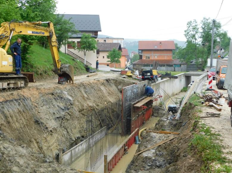 Započeli radovi na uređenju obala Jošaničkog potoka