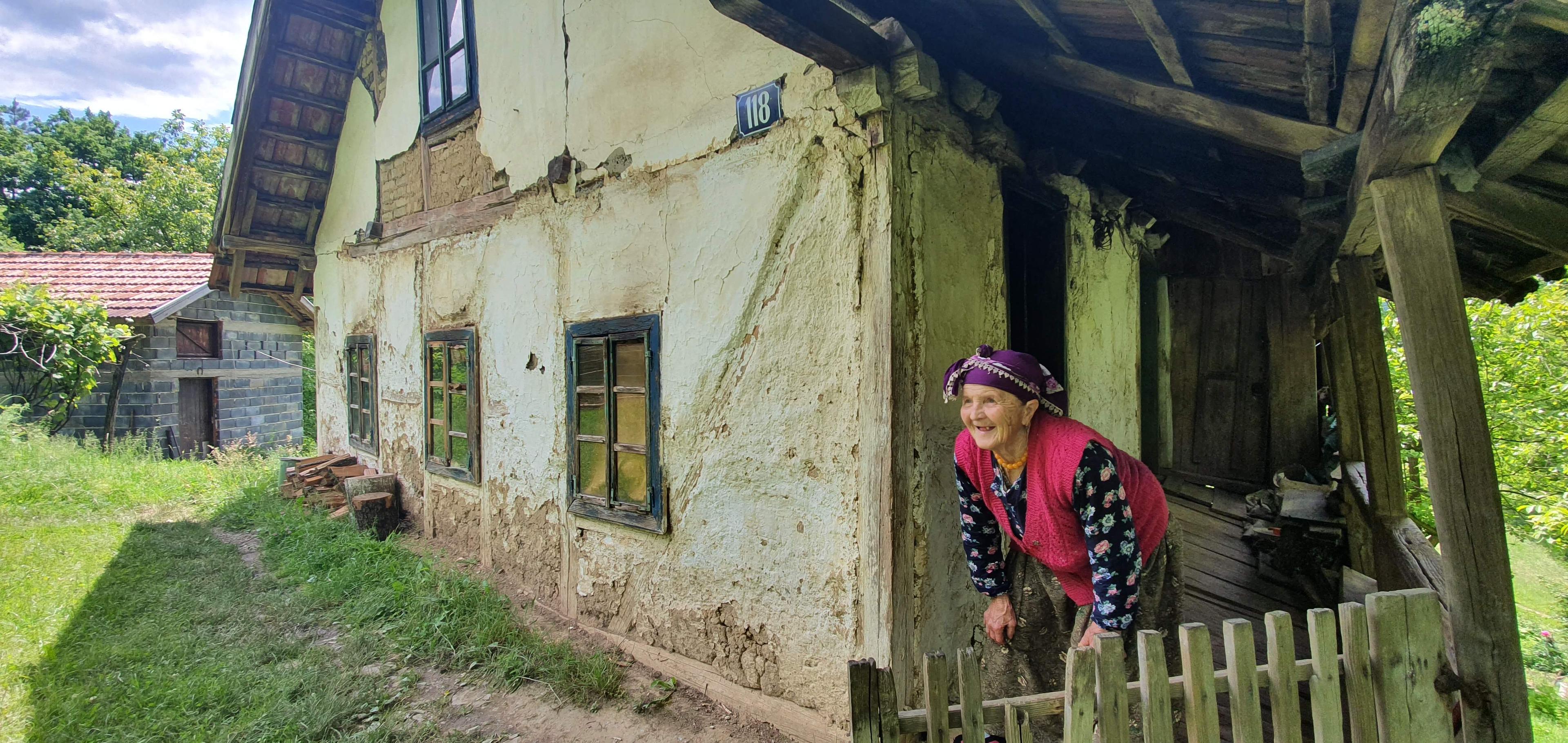 Gluhonijema starica živi u kućerku koji i jači vjetar može srušiti