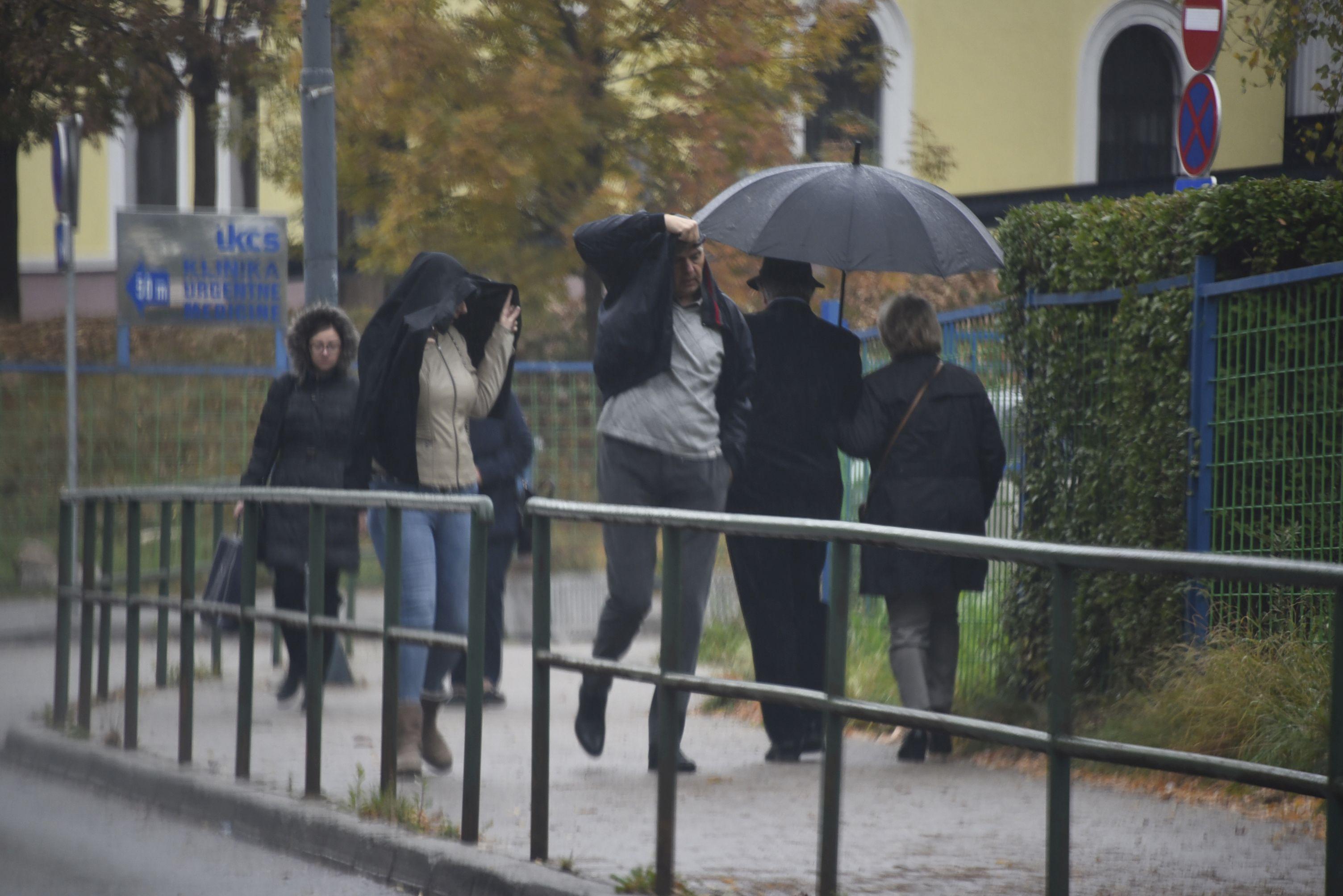 Na snazi narandžasto upozorenje zbog obilnih padavina i jakog vjetra