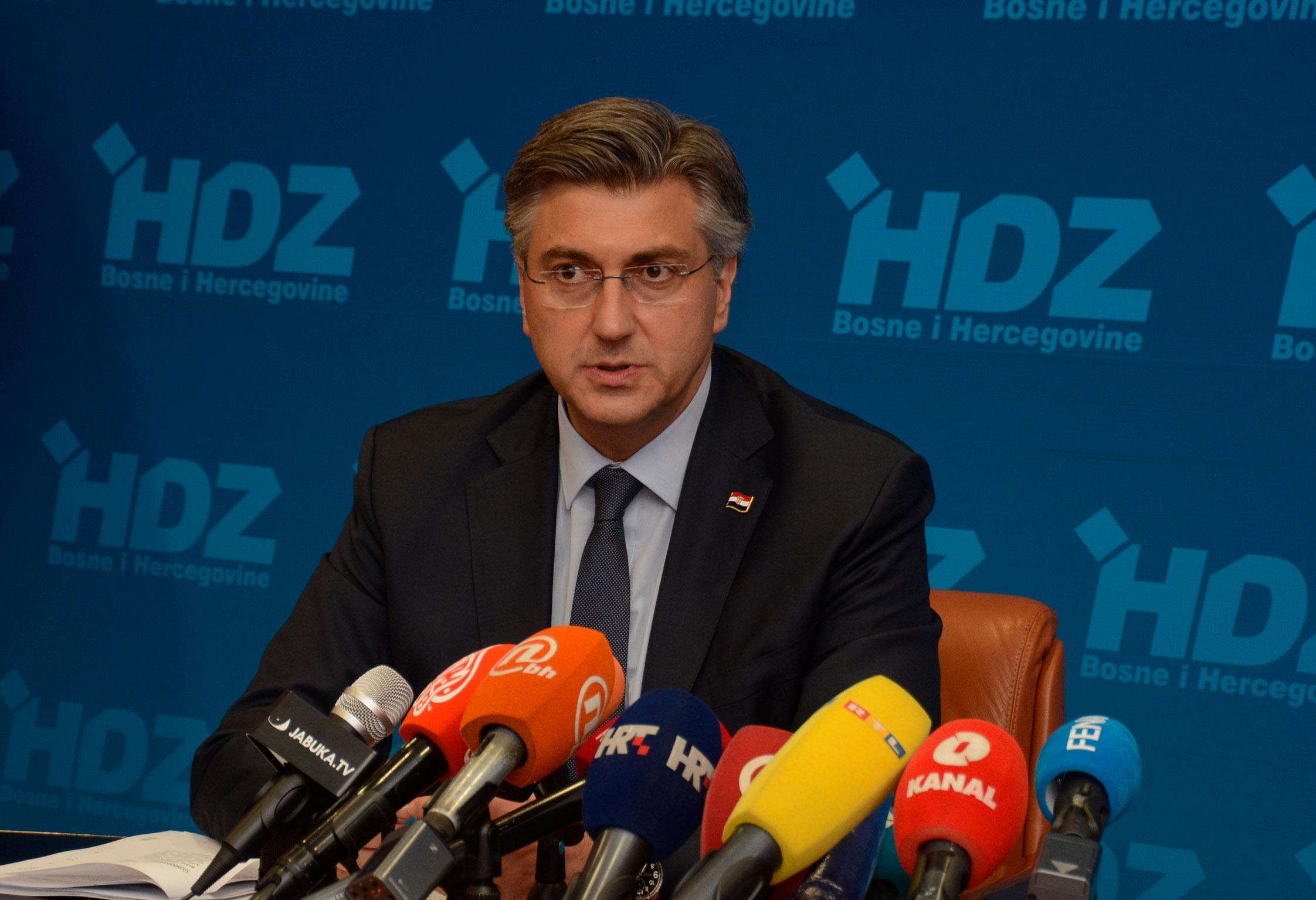 Plenković: Protiv sam dizanja žice između Hrvatske i BiH