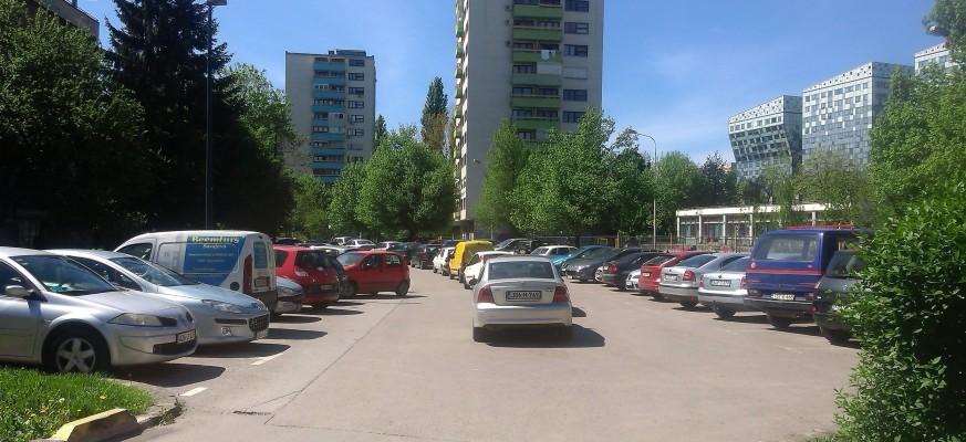 Nedostatak parkinga u gradu je dugododišnji problem - Avaz