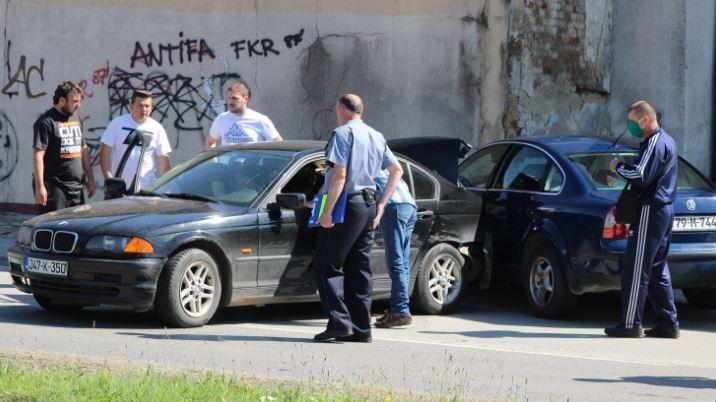 U Tuzli dvije mlade osobe povrijeđene u sudaru