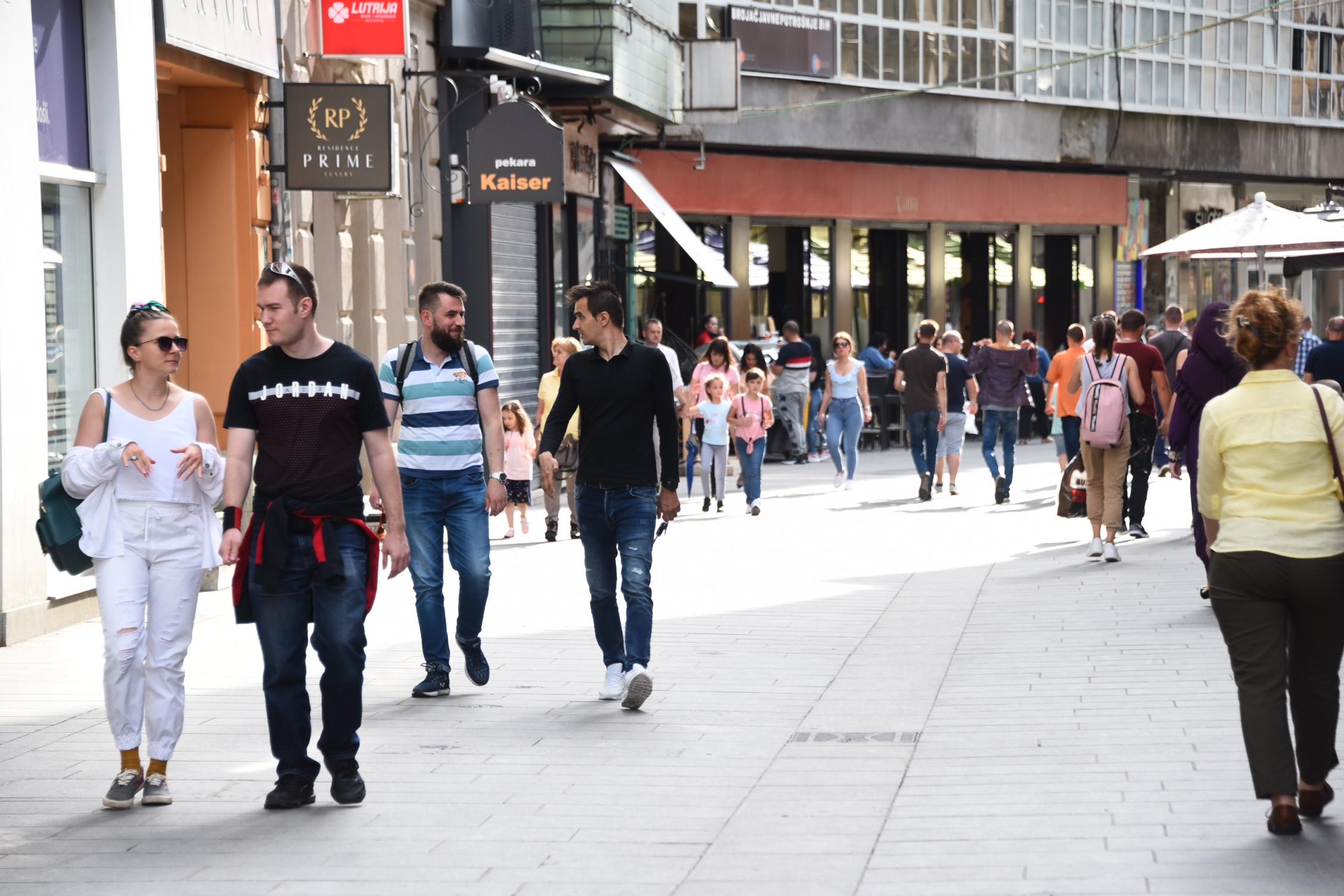 Poslijepodne i večeras s kišom, pljuskovima i grmljavinom u većini područja