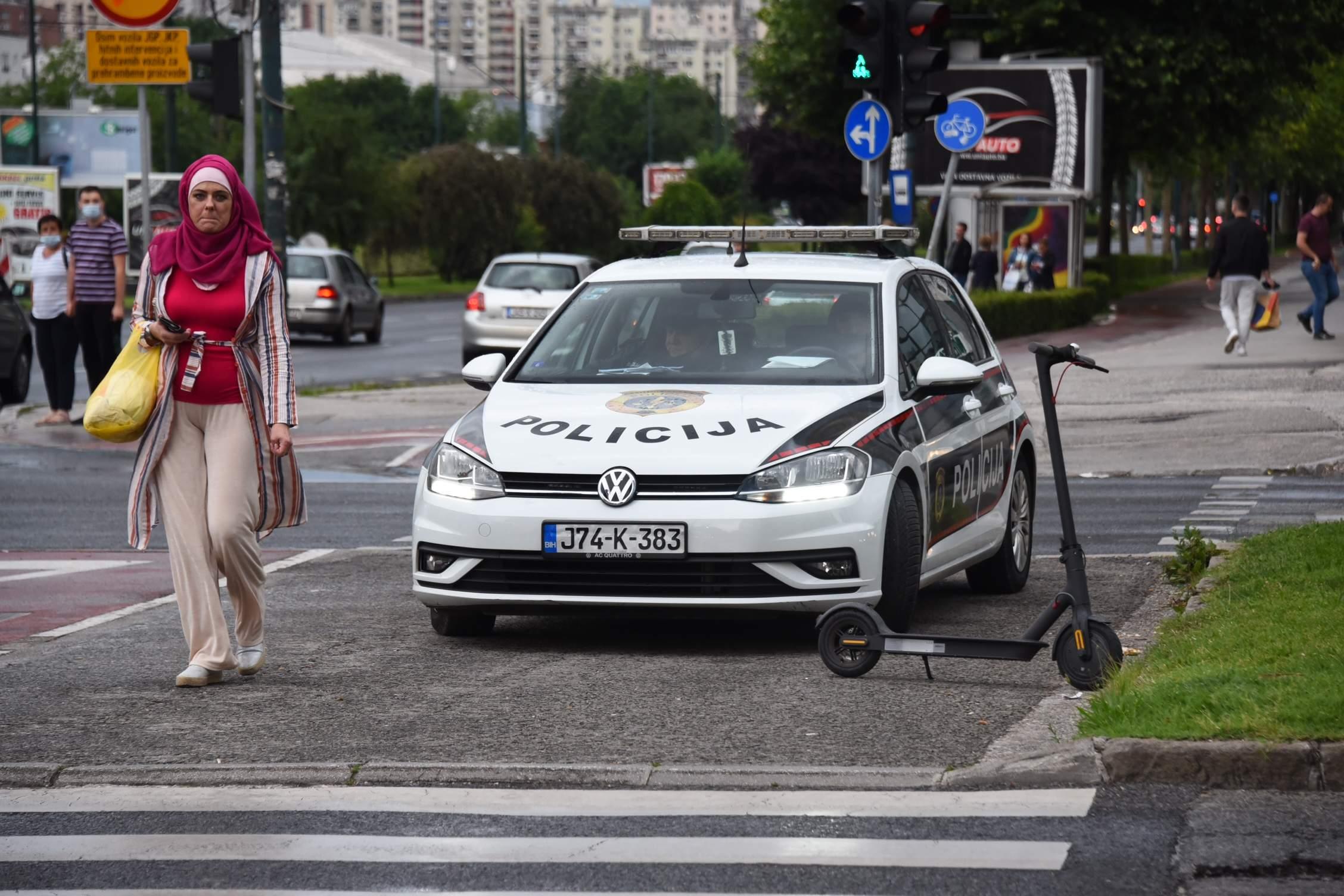 Policija na mjestu događaja - Avaz