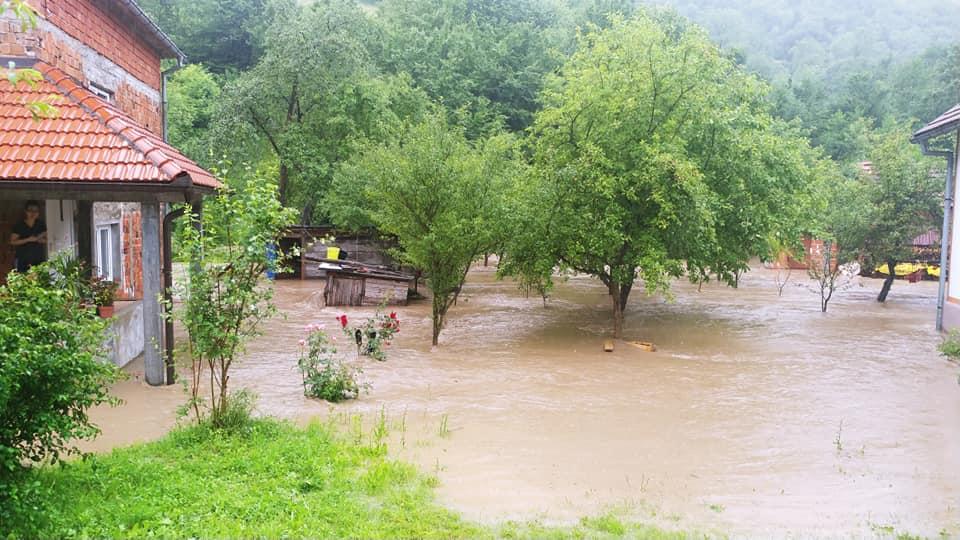 Poplave prijete smabenim objektima - Avaz