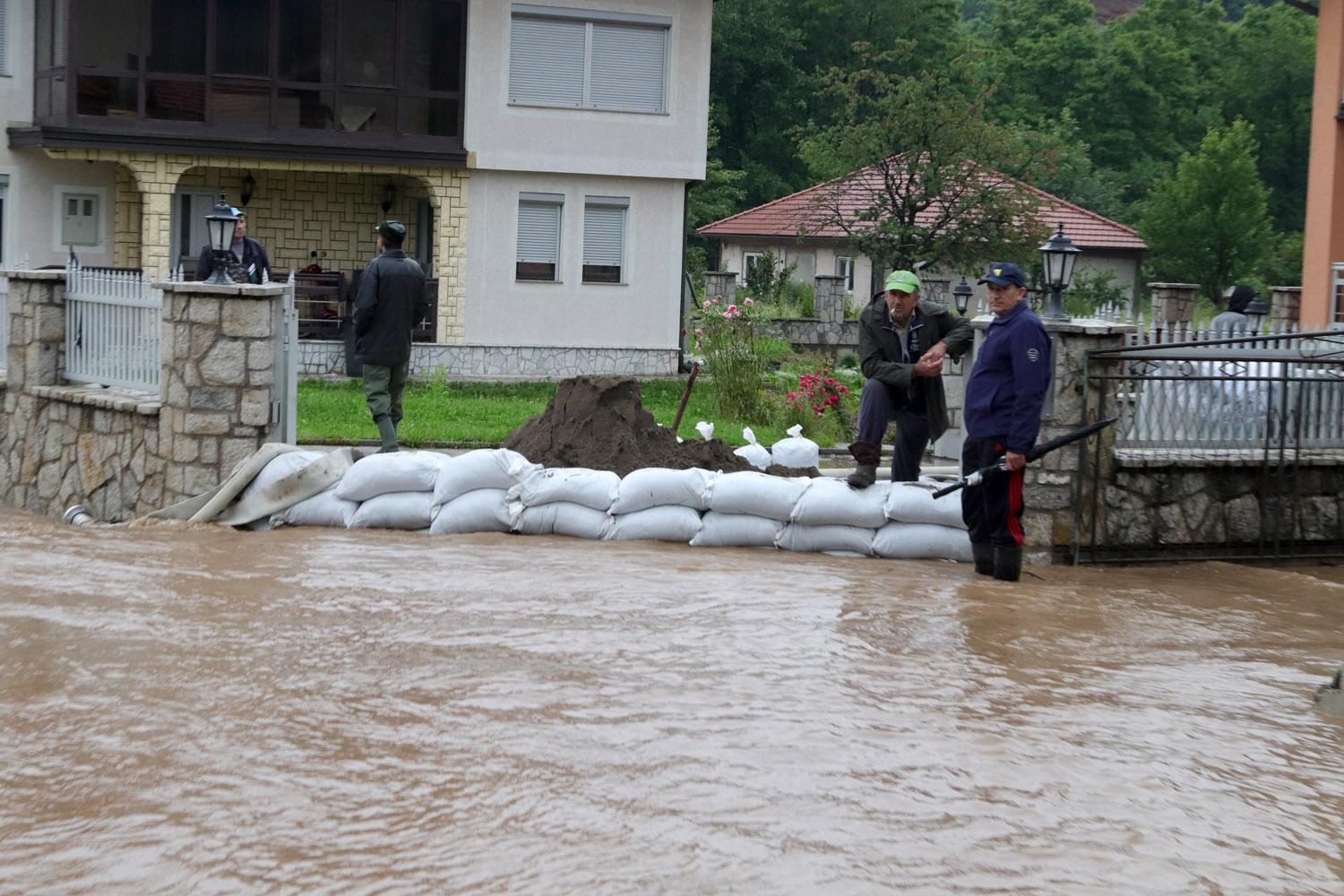 Živinice pod vodom, građani u panici: Očekujemo da će biti još gore ako kiša nastavi padati