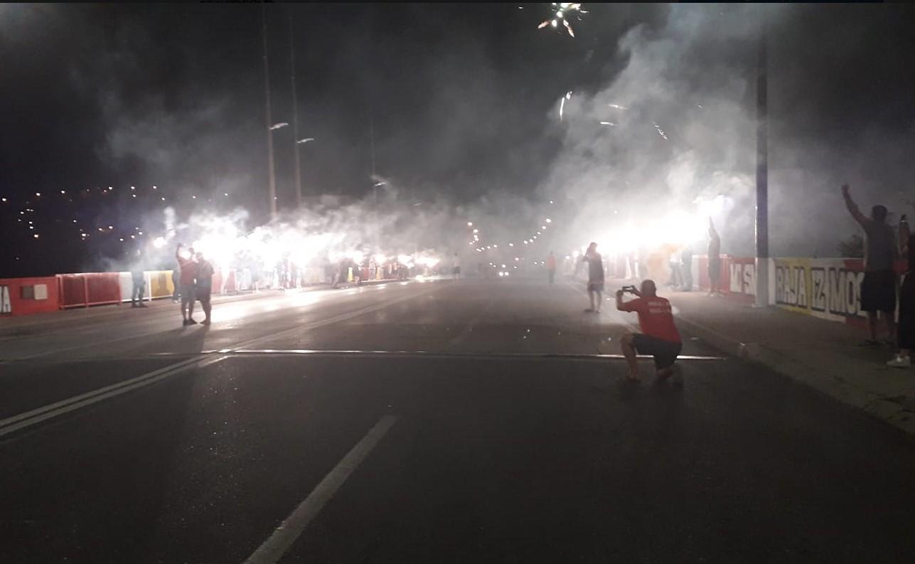 Pogledajte kako su navijači sinoć proslavili 98. rođendan FK Velež