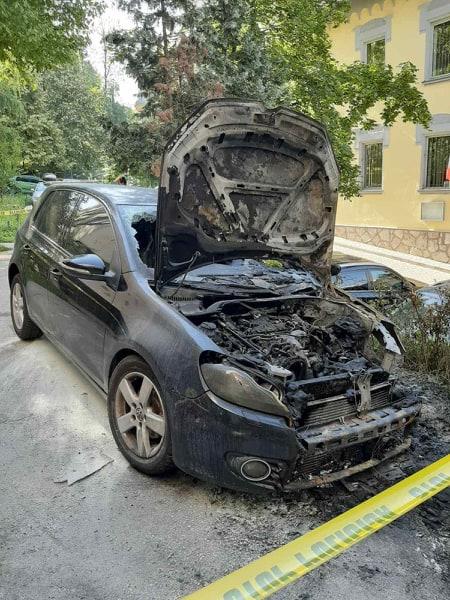 Uhapšena jedna osoba zbog paljenja Golfa u ulici Džidžikovac