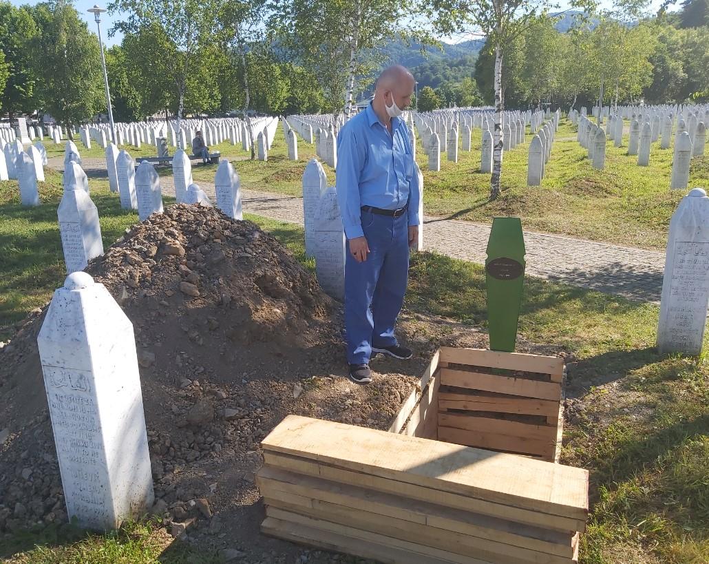 Ahmo Ibišević, nakon braće Ramiza i Reufa, ukopat će sutra i sina Salku