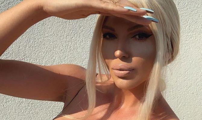 Jelena Karleuša snimila vruć video u sićušnom bikiniju