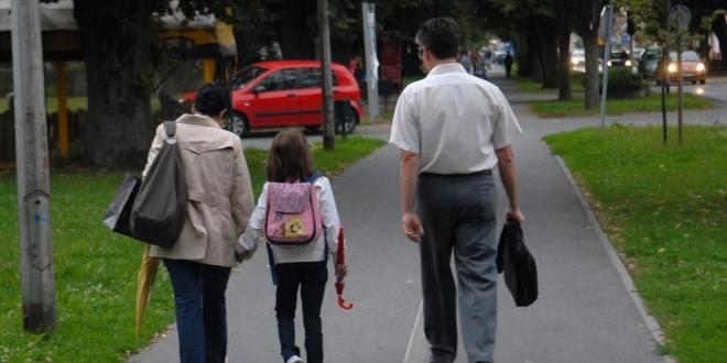 Roditelji traže da se svakom učeniku osigura potrebna tehnička oprema - Avaz