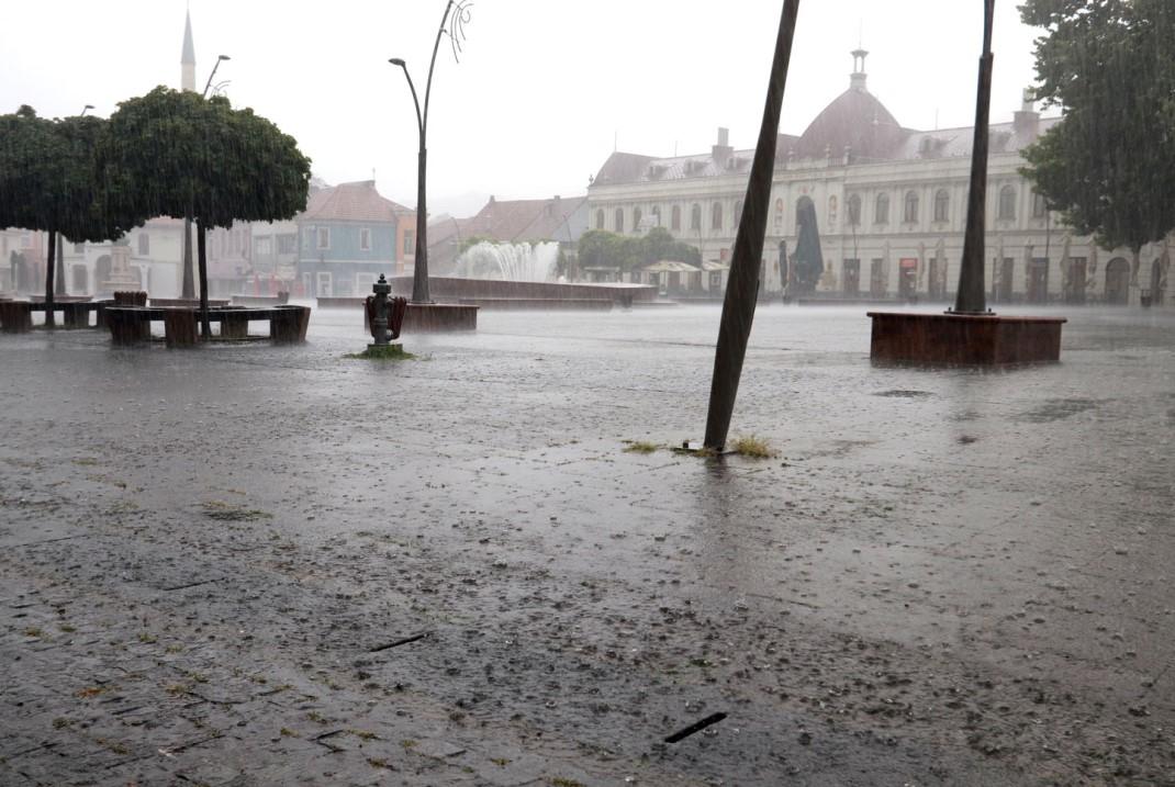 Snažne padavine u Tuzli - Avaz