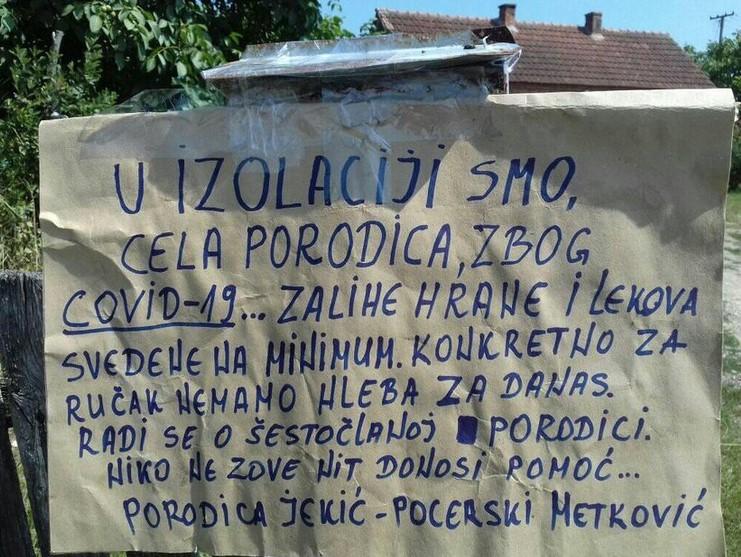 Iako skromno žive, kao i svako seosko gazdinstvo, Jekići su imali zalihe hrane u zamrzivaču, koje se lagano smanjuju - Avaz