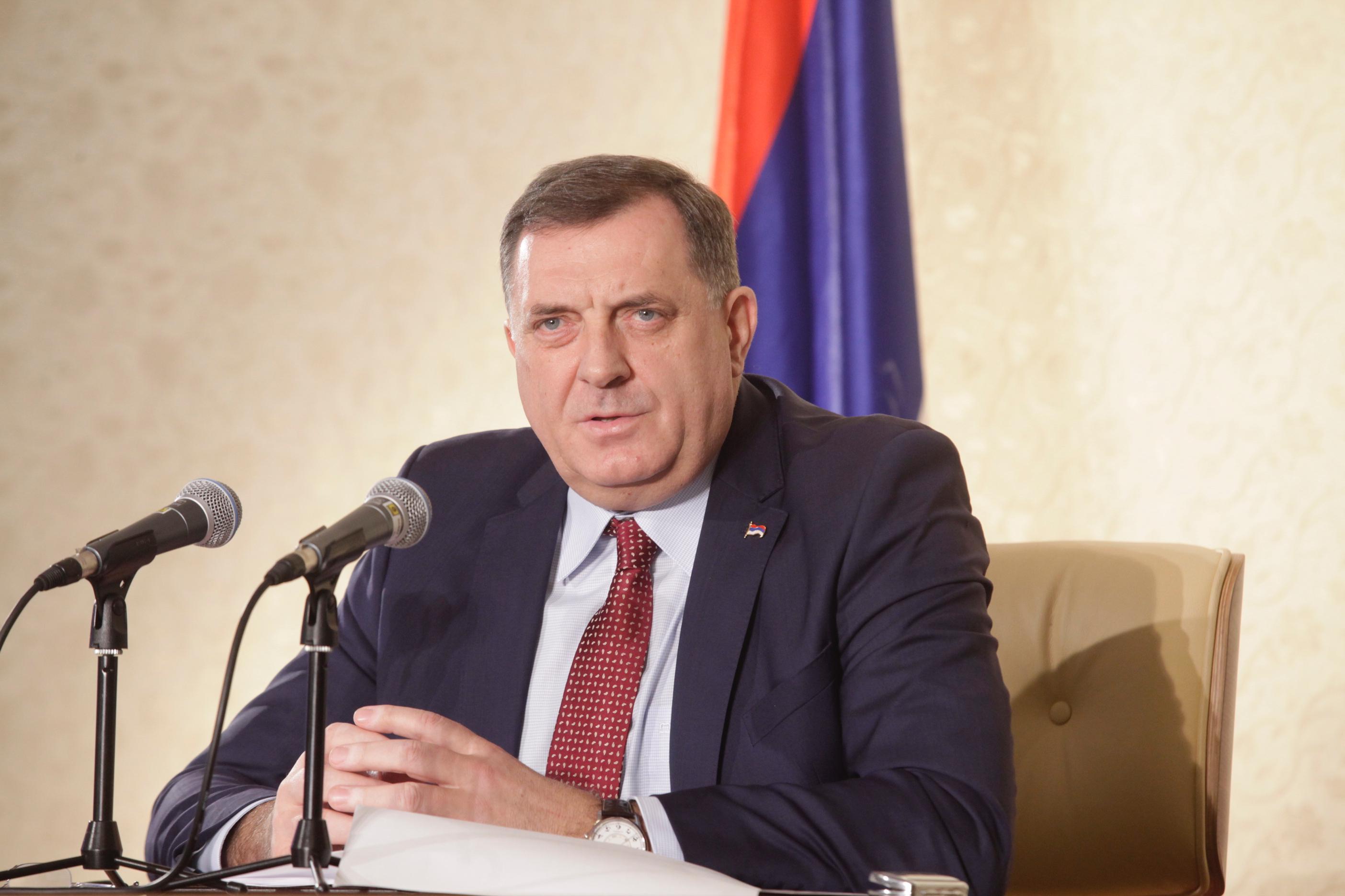 Dodik: BiH neodrživa zemlja, budžet dobija u avgustu