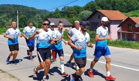 Inicijatori trčanja su bihaćki maratonci i sportisti koji trčanjem žele sačuvati od zaborava značajne datume - Avaz