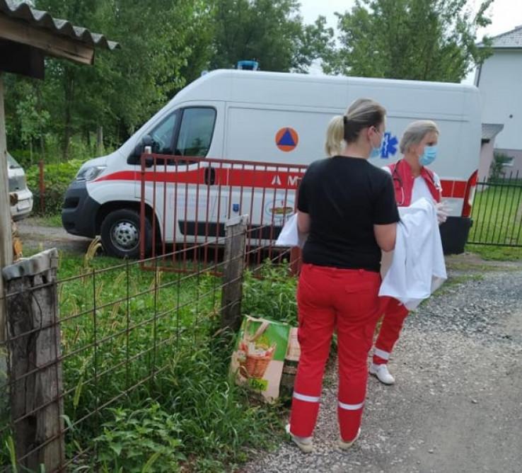 Hitna pomoć na mjestu pronalaska novorođenčeta - Avaz